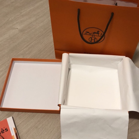 Hermes Box with Bag and Magazines SOLD - Picture 8 of 12